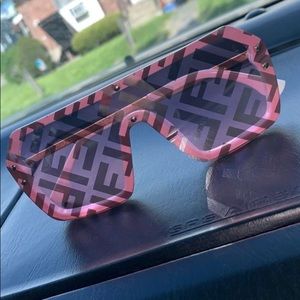 Pink sunglasses 💕 perfect for summer